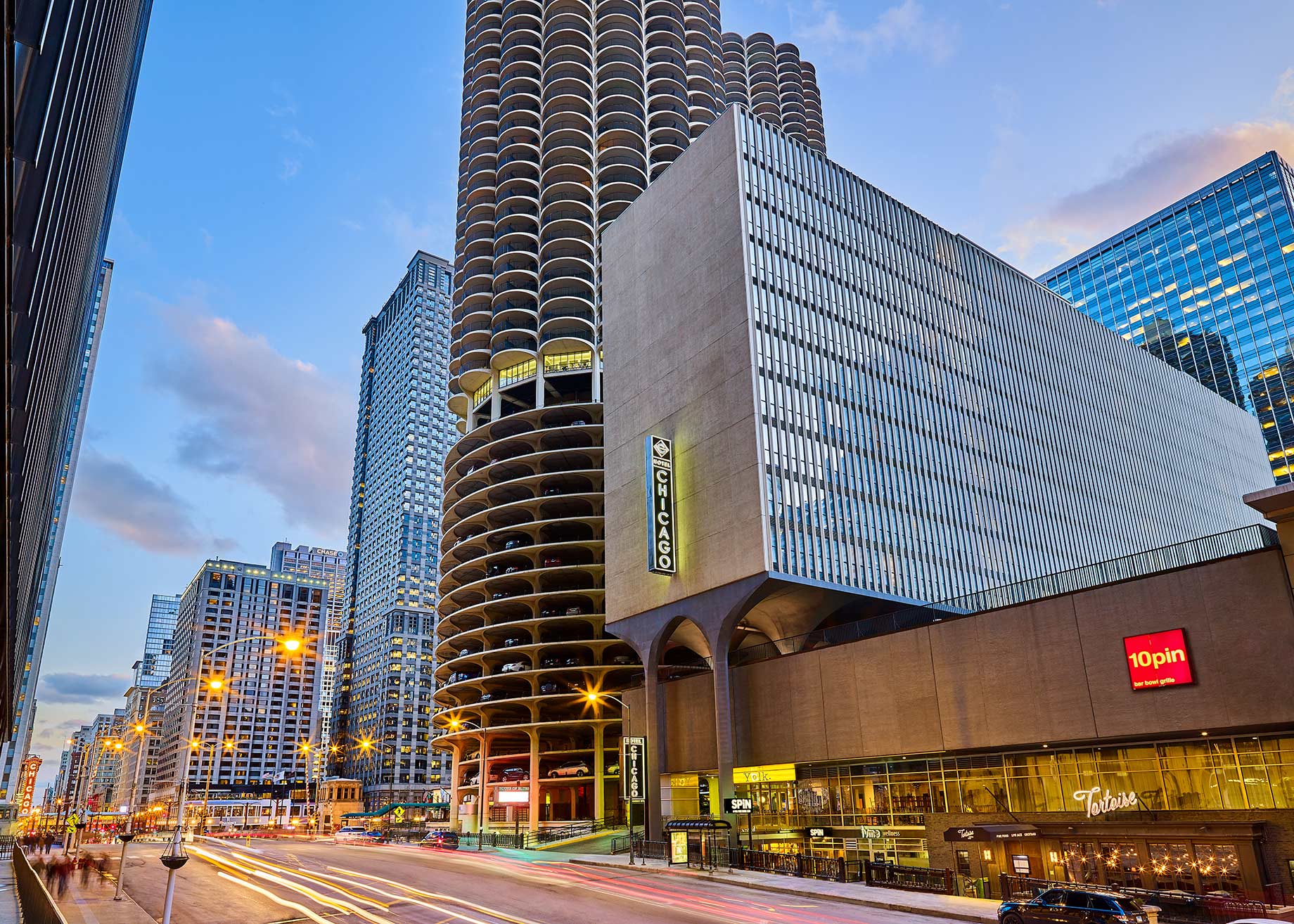 ac_hotelchicago_exterior_83910